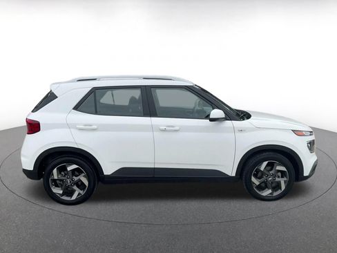 Used 2026 Hyundai Venue SEL FWD image 15