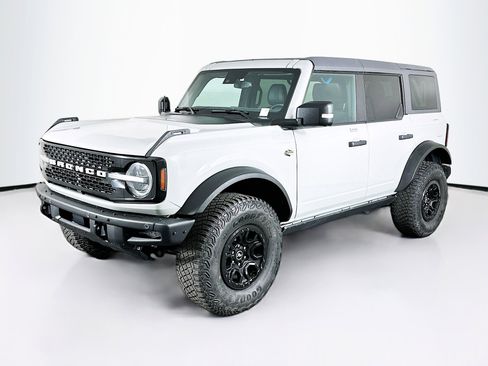 Used 2022 Ford Bronco Wildtrak image 3