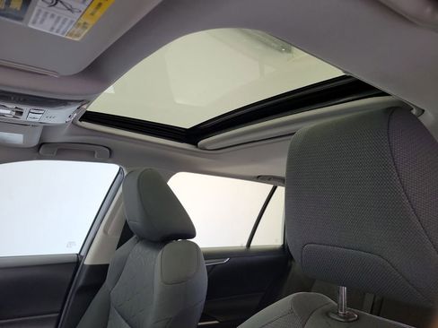 Used 2020 Toyota RAV4 XLE w/ Convenience Package image 20