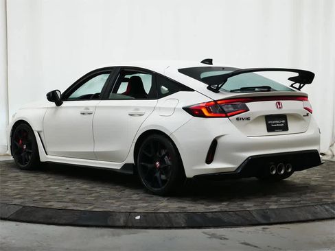 Used 2025 Honda Civic Type R image 3