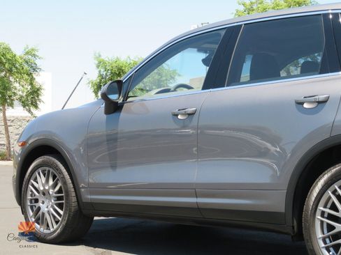 Used 2013 Porsche Cayenne AWD/4WD image 22