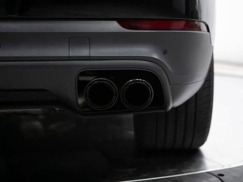 Certified 2023 Porsche Cayenne S Platinum AWD/4WD image 20