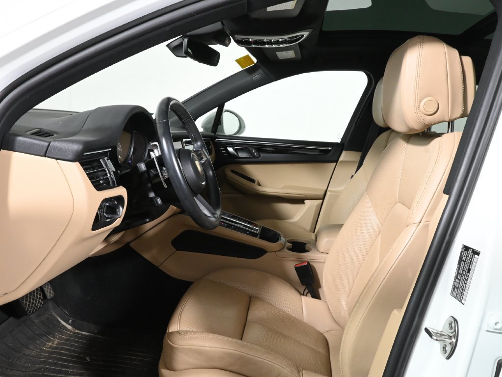 Used 2024 Porsche Macan AWD/4WD image 5