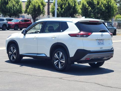 Used 2023 Nissan Rogue SL w/ SL Premium Package FWD image 3