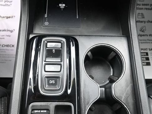 Used 2023 Honda Pilot Touring image 17