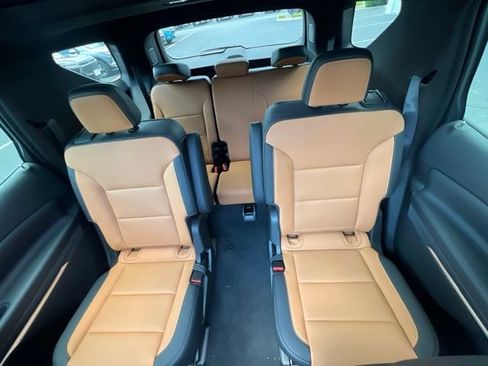 New 2027 Chevrolet Traverse Z71 w/ Driver Confidence Package AWD/4WD image 11
