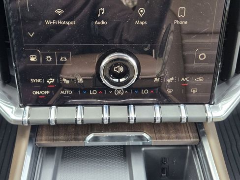 New 2026 GMC Acadia Denali Ultimate w/ LPO, Floor Liner Package image 14