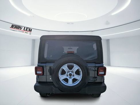 Certified 2018 Jeep Wrangler Unlimited Sport S AWD/4WD image 4
