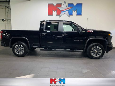 Used 2025 Chevrolet Silverado 2500 Custom w/ Custom Value Package image 1