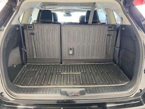 Certified 2022 Toyota Highlander XLE image 12