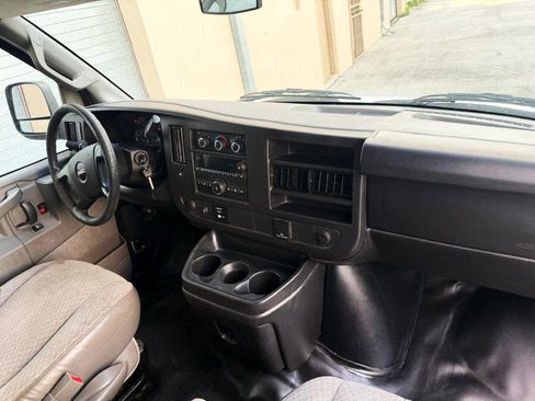 Used 2016 GMC Savana 2500 RWD image 16