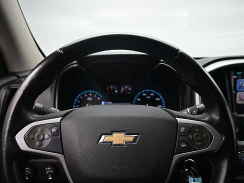 Used 2017 Chevrolet Colorado LT w/ Midnight Edition AWD/4WD image 10