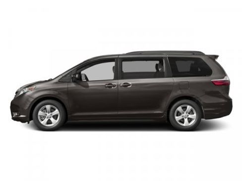 Used 2017 Toyota Sienna LE image 6