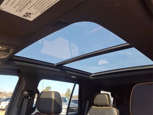 Used 2023 GMC Yukon AT4 w/ Technology Package image 14