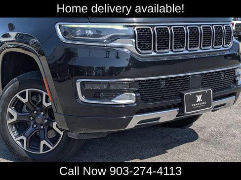 Used 2024 Jeep Wagoneer L Series III w/ Flexible Seating Group AWD/4WD image 12