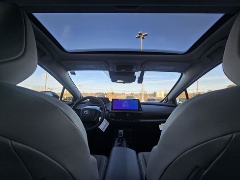 Used 2026 Toyota Prius Limited w/ Limited Premium Package image 34