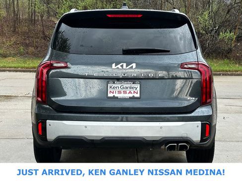 Used 2024 Kia Telluride S image 4