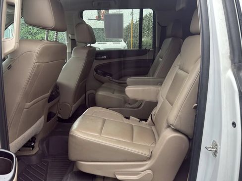 Used 2019 Chevrolet Suburban LT w/ Luxury Package AWD/4WD image 12