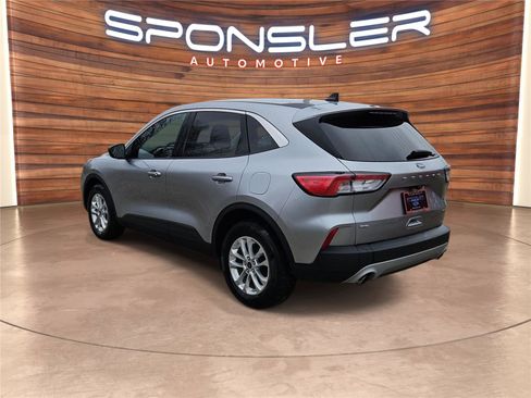 Used 2022 Ford Escape SE w/ Convenience Package image 3