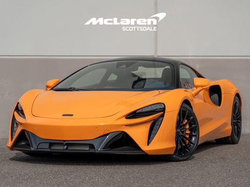 New 2026 McLaren Artura image 2