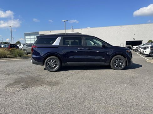 New 2026 Kia Carnival EX image 9