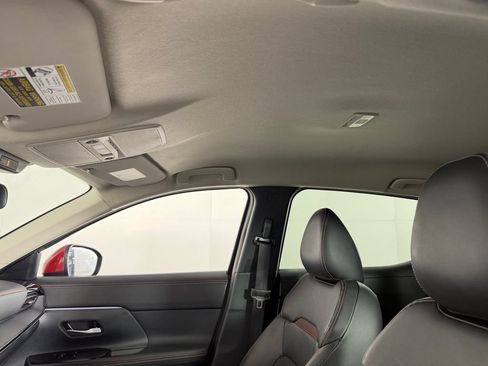 Used 2025 Nissan Kicks SR FWD image 22