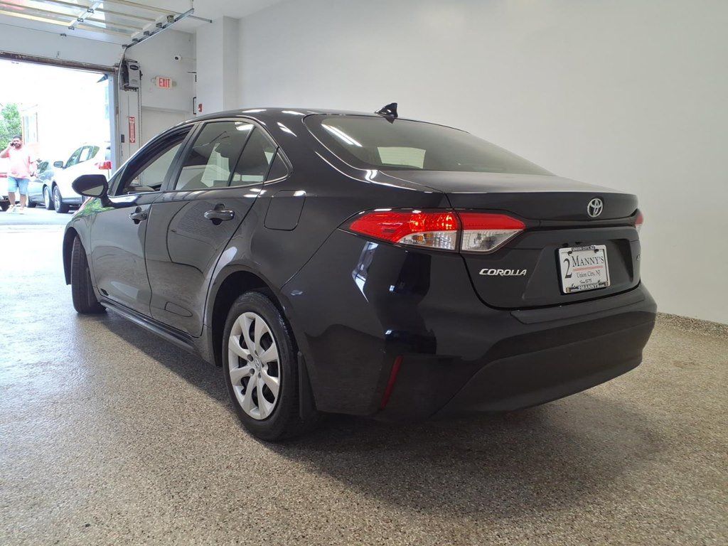 Used 2023 Toyota Corolla LE FWD image 6