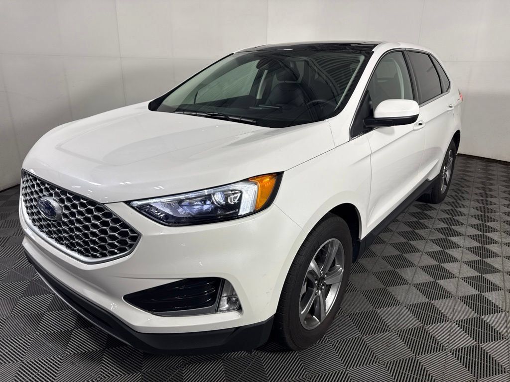 Used 2024 Ford Edge SEL w/ Convenience Package AWD/4WD image 5