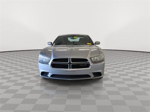 Used 2014 Dodge Charger SE w/ Sport Appearance Group image 4