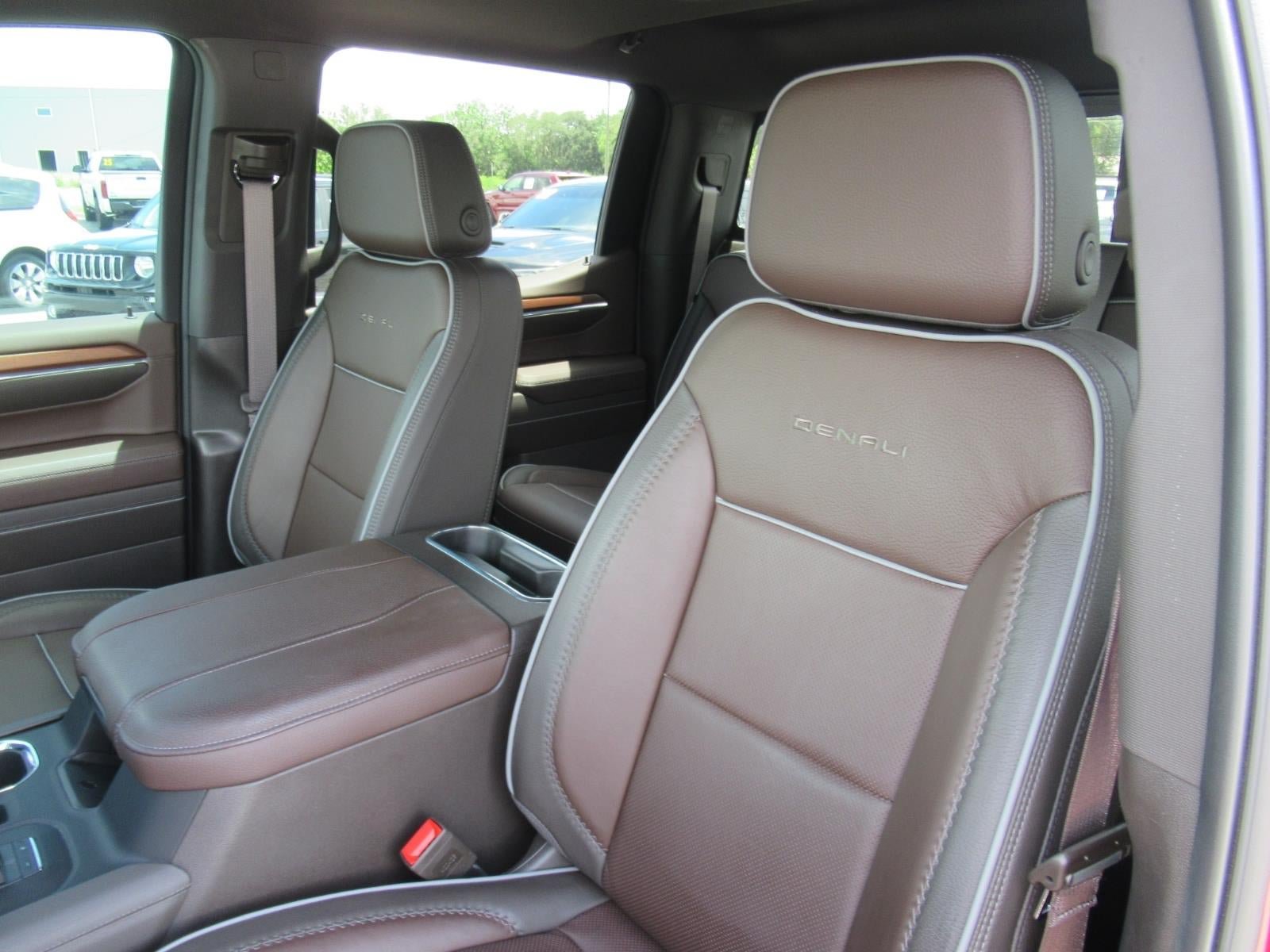 Used 2024 GMC Sierra 1500 Denali AWD/4WD image 17