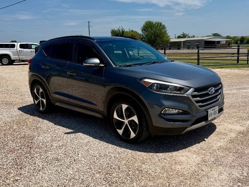 Used 2018 Hyundai Tucson Value FWD image 3