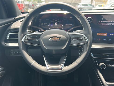 New 2026 Chevrolet Traverse LT w/ Midnight/Sport Edition AWD/4WD image 2