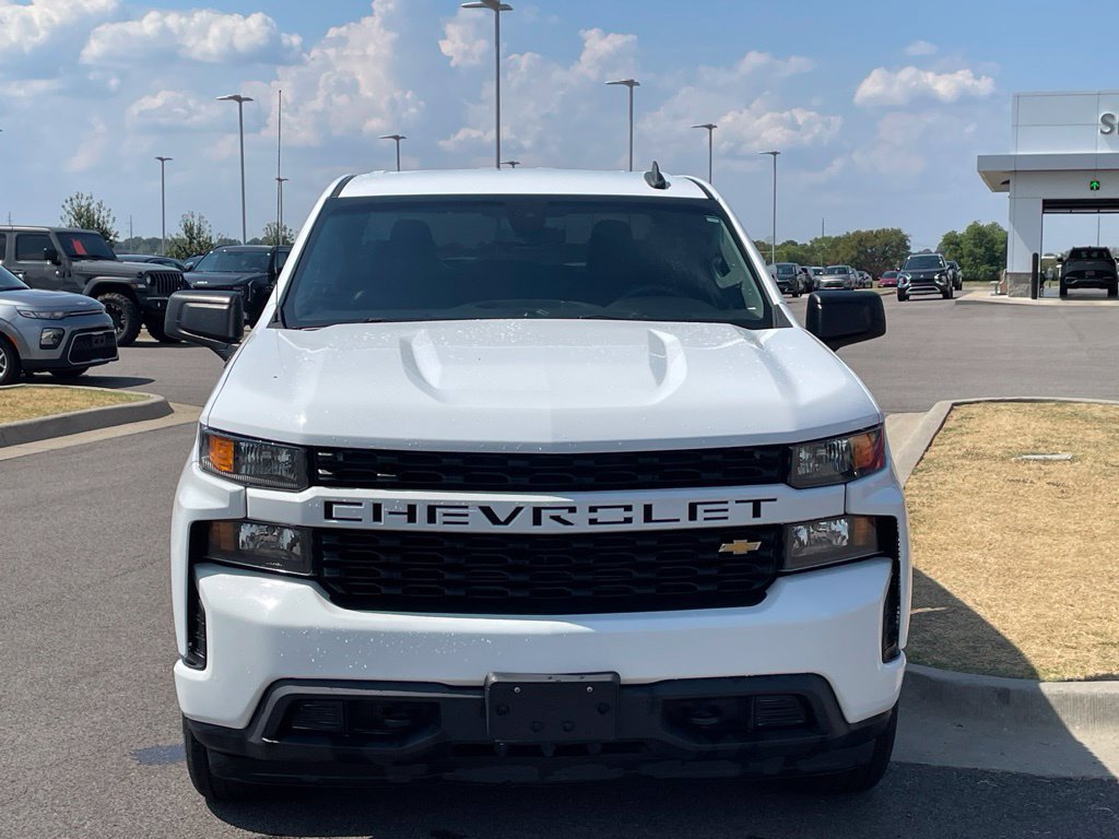 Used 2022 Chevrolet Silverado 1500 Custom w/ Safety Confidence Package RWD image 2