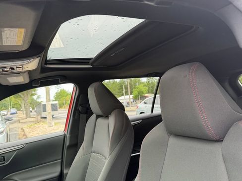 Used 2021 Toyota RAV4 SE w/ Weather & Moonroof Package AWD/4WD image 38