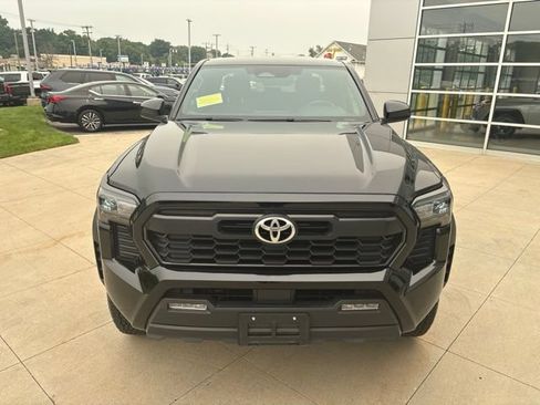 Used 2024 Toyota Tacoma TRD Off-Road AWD/4WD image 2