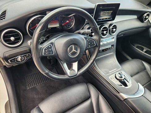 Used 2019 Mercedes-Benz GLC 350e 4MATIC image 2