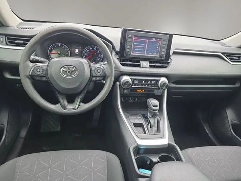 Used 2019 Toyota RAV4 XLE FWD image 14