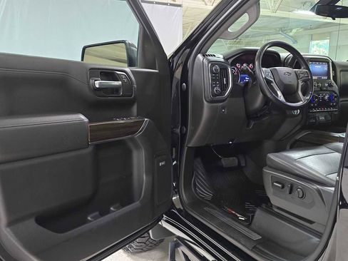 Used 2021 Chevrolet Silverado 1500 LT Trail Boss w/ Convenience Package II image 19