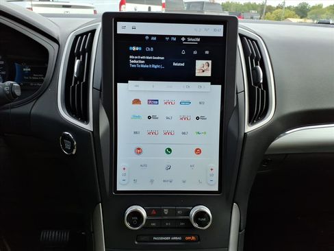 Used 2022 Ford Edge SEL w/ Convenience Package image 19