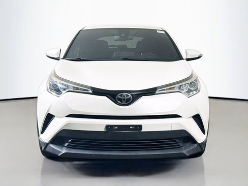 Used 2019 Toyota C-HR LE FWD image 2