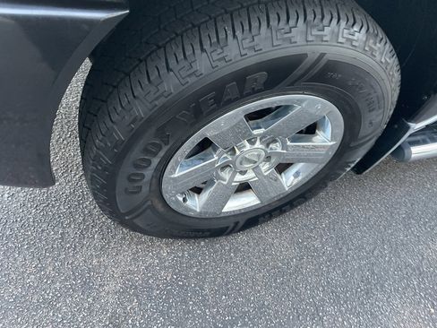 Used 2012 Nissan Titan SV w/ SV Value Truck Pkg image 5