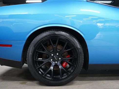 Used 2016 Dodge Challenger SRT Hellcat RWD image 31