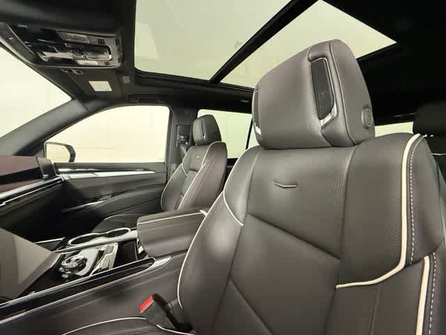 Used 2026 Cadillac Escalade Sport AWD/4WD image 6