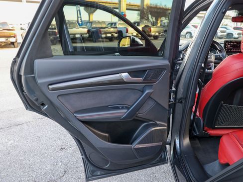 Used 2021 Audi SQ5 Prestige image 37