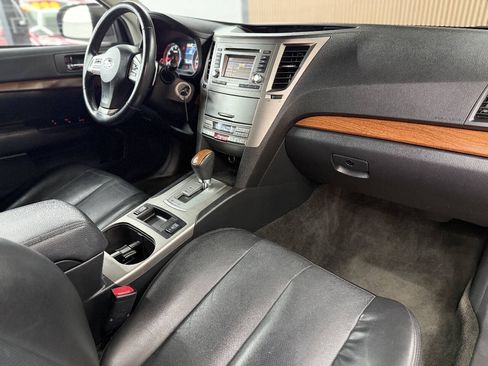 Used 2013 Subaru Outback 2.5i Limited AWD/4WD image 9