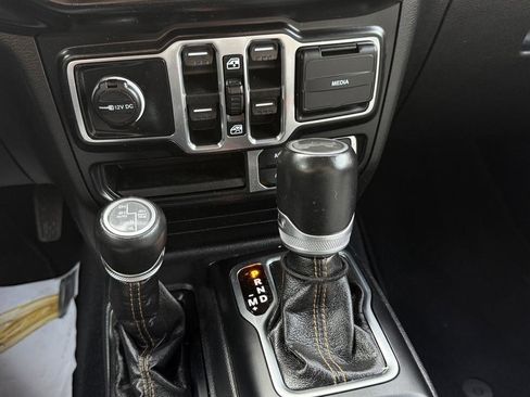 Used 2021 Jeep Wrangler Unlimited Sahara AWD/4WD image 59