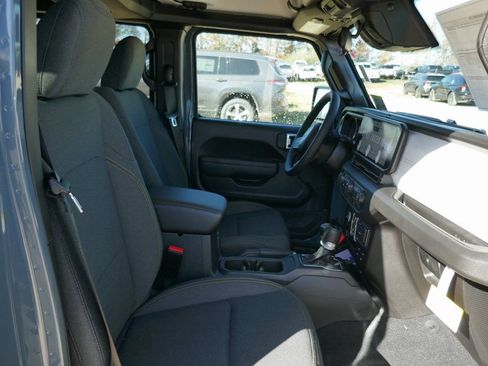 New 2026 Jeep Gladiator Sport image 10