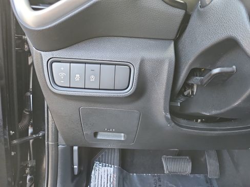 Used 2025 Kia Soul LX FWD image 19