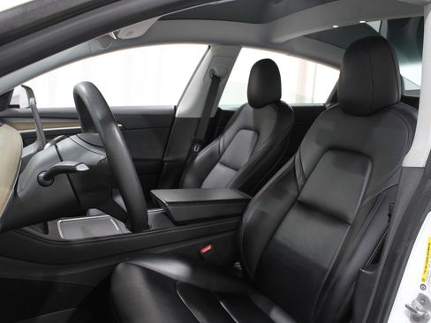 Used 2021 Tesla Model 3 Standard Range Plus image 5