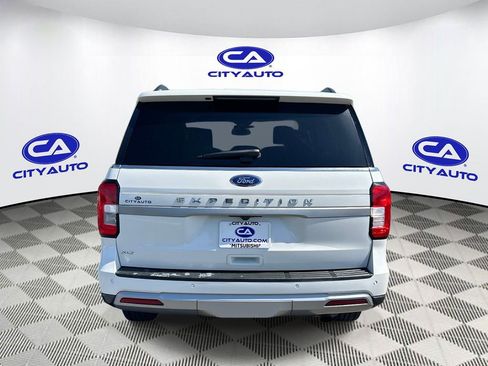 Used 2024 Ford Expedition XLT RWD image 5
